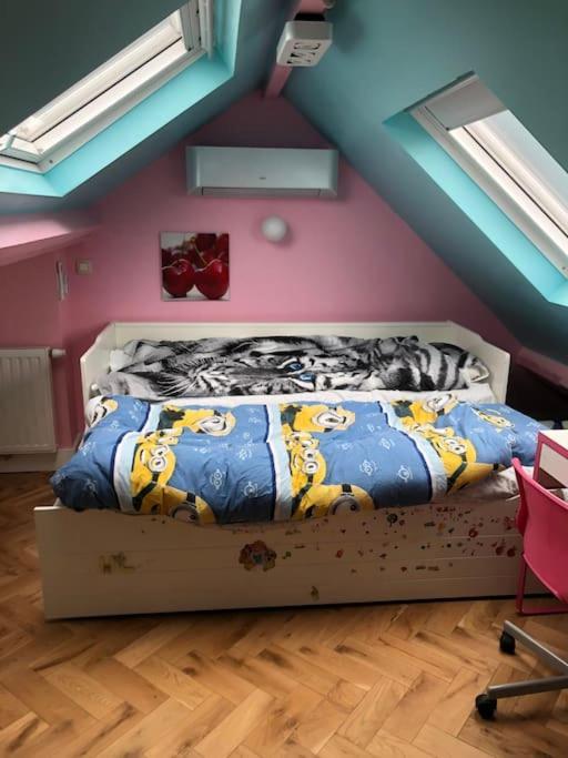 Stay In Maison De Metre In Etterbeek Brussels Exterior photo