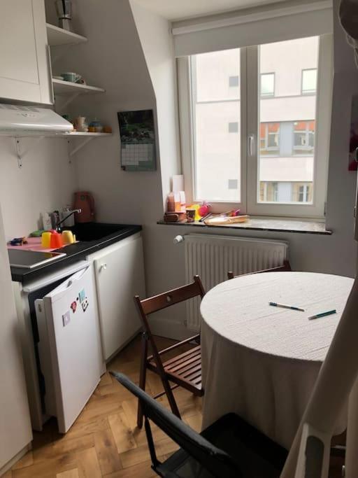 Stay In Maison De Metre In Etterbeek Brussels Exterior photo